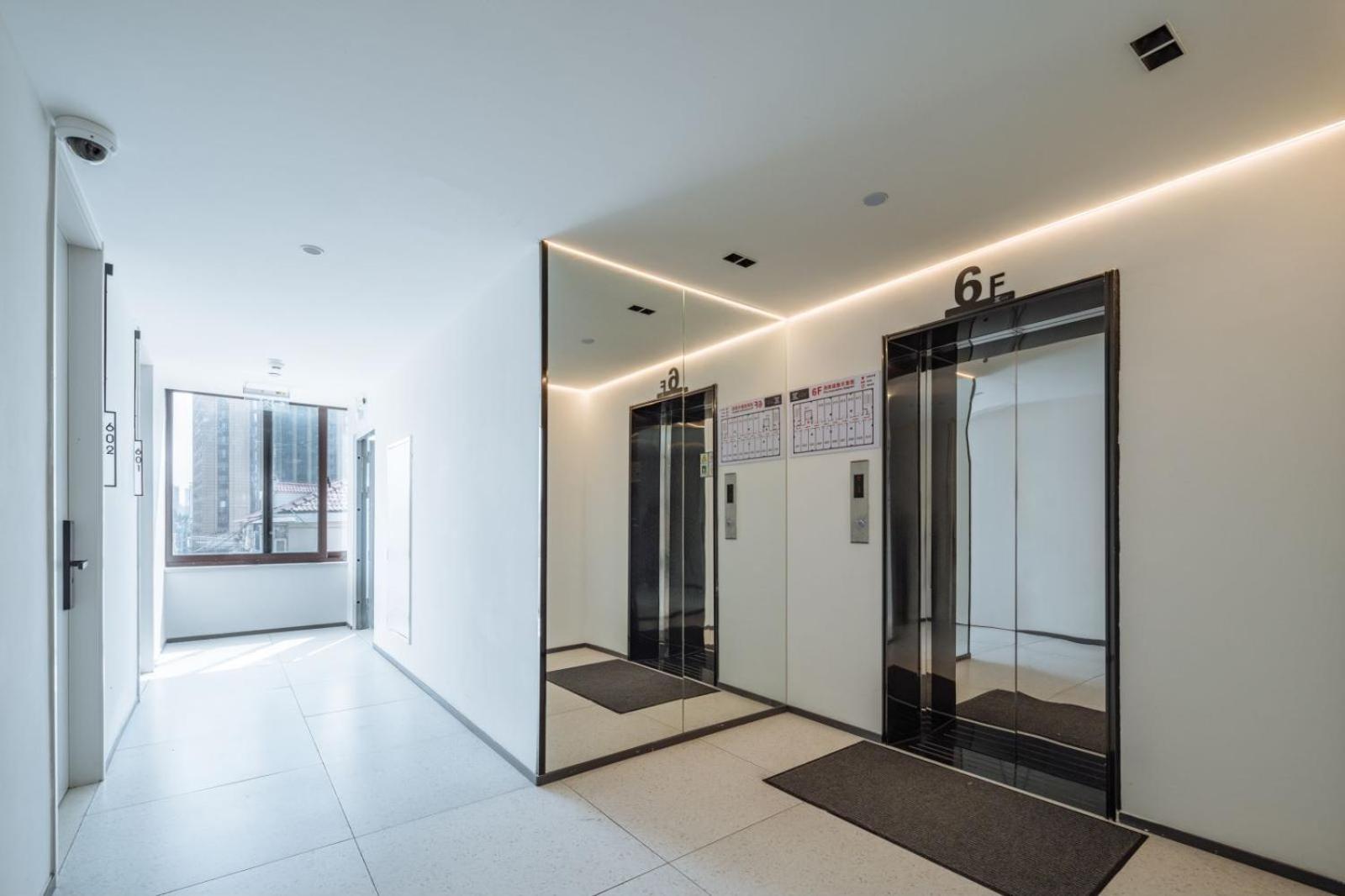 Ketangjian Hotel - Shanghai Railway Station Baoshan Road Subway Station Exterior photo